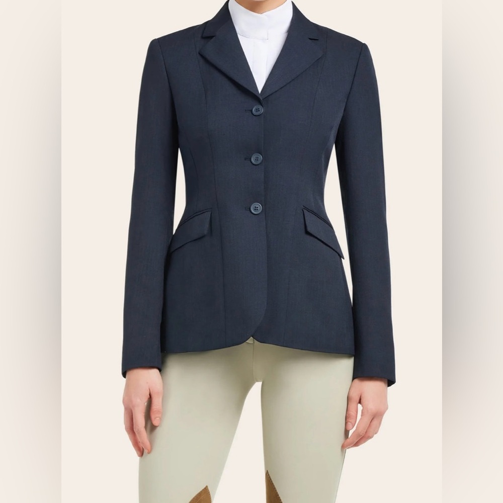 Timeless RJ Classics sterling stretch show coat!